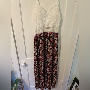Junior’s Plus Dress